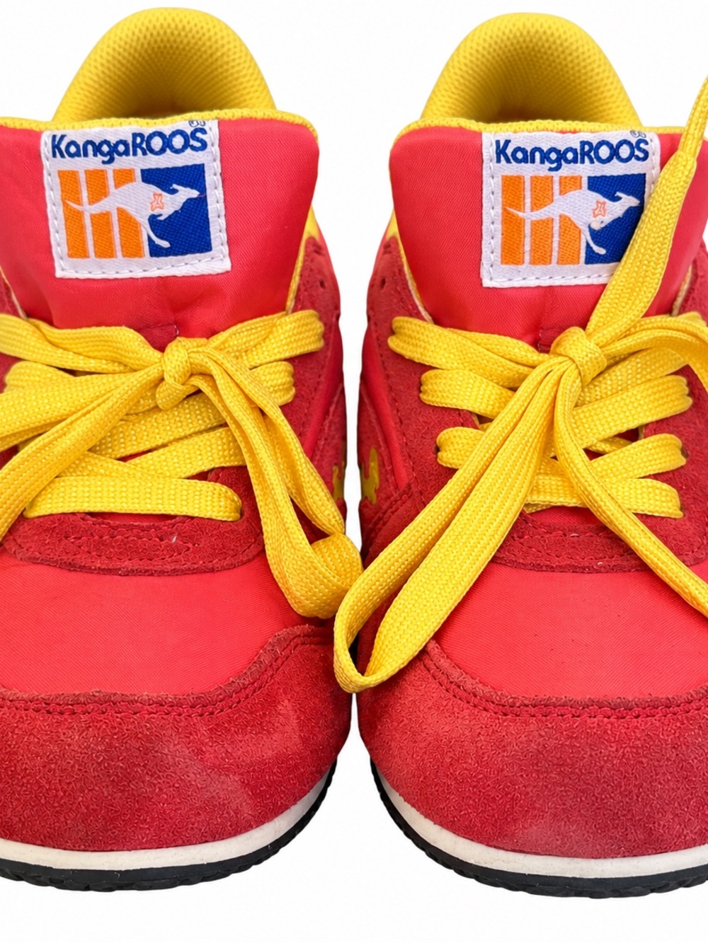 Kangaroo Roos
Vintage Retro 80’s
Hidden pocket
Size 9